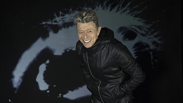 David Bowie se pasa al lado oscuro con su nuevo disco