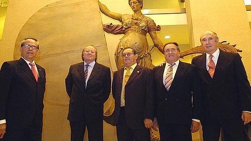 A la izquierda, Faustino Cabello con sus compañeros