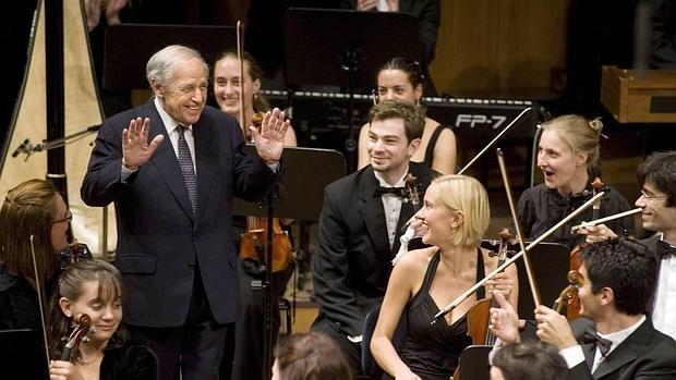 Boulez en una imagen de 2009 con la Orquesta de la Academia del Festival de Lucerna