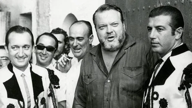 Orson Welles acompañado de los toreros Julio Aparicio Martínez y Antonio Ordóñez