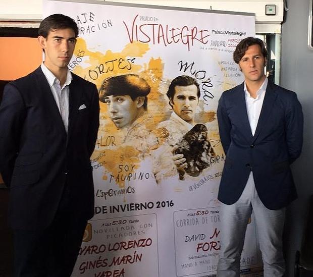 Jiménez Fortes y David Mora, junto al cartel de la Feria de Invierno