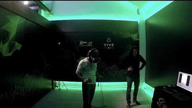 Un momento de la demostración de HTC Vive para la prensa