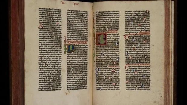 La Biblia de Gutember, uno de los documentos expuestos en Cambridge