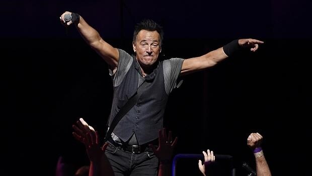 Bruce Springsteen durante su concierto de anoche en Los Ángeles