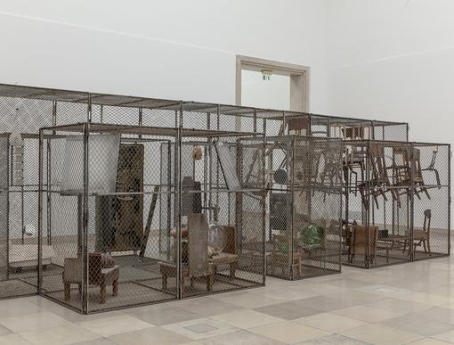 «Pasaje peligroso», Celda de Louise Bourgeois de 1997