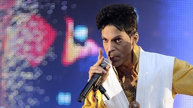 Prince anuncia que publicará sus memorias en 2017