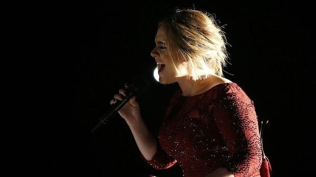 Adele, durante una actuación en 2016