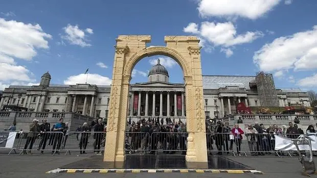 Réplica del Arco de Triunfo de la localidad siria de Palmira colocada en la plaza londinense de Trafalgar,