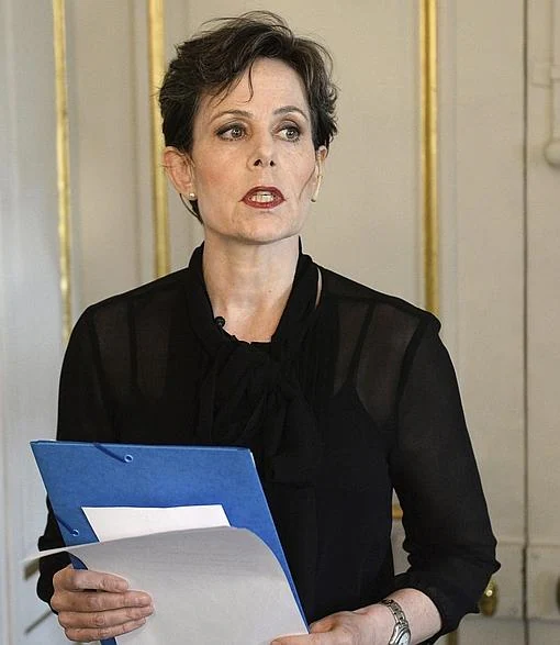 La secretaria permanente de la Academia Sueca, Sara Danius, anuncia a Svetlana Alexiévich como la ganadora del Nobel de Literatura 2015