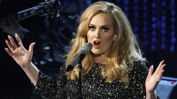 Adele en una de sus actuaciones