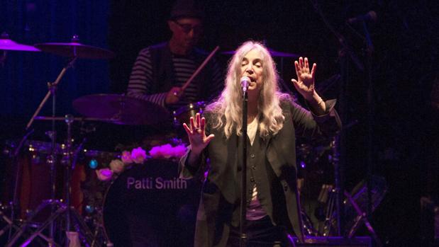Patti Smith, anoche, durante su actuación en el Festival Jardins de Pedralbes