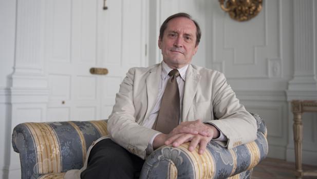 Dámaso López: «Twitter ya es un género literario»