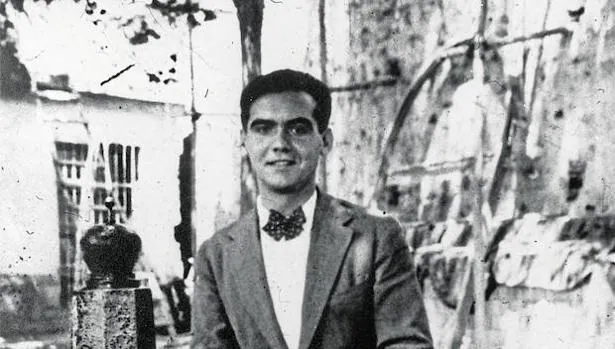 Federico García Lorca, en Lanjarón (Granada), en 1927