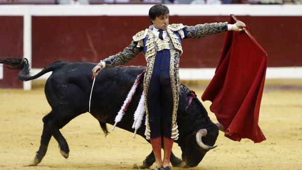 San Sebastián: emocionan Talavante y Roca Rey, cada uno en su estilo