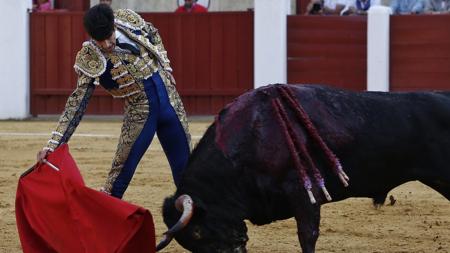 López Simón, en un derechazo