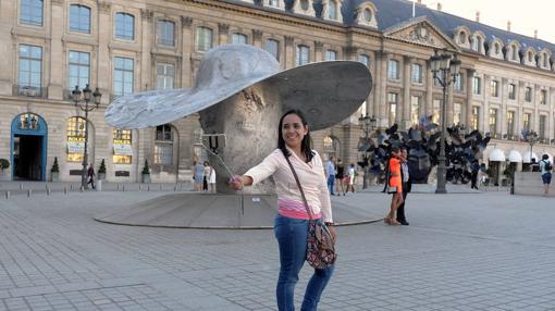 Exposición de Manolo Vallés en la Plaza Vendôme de París