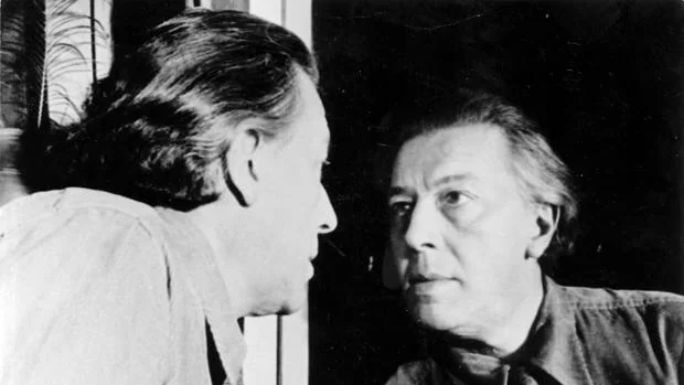 André Breton reflejado en el espejo