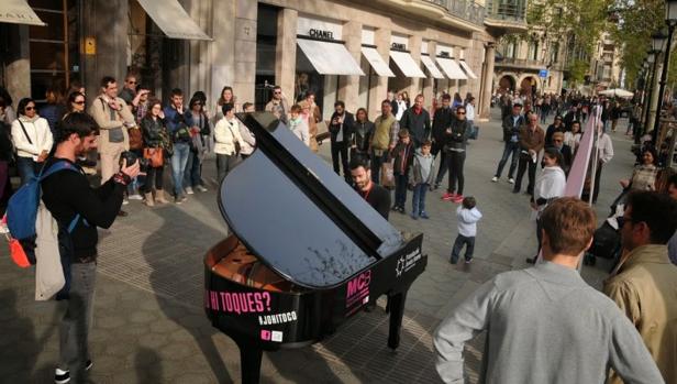 La ciudad se llena de pianos