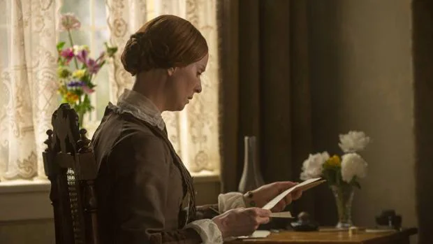 Cynthia Nixon como Emily Dickinson en una escena de «Historia de una pasión», de Terence Davies