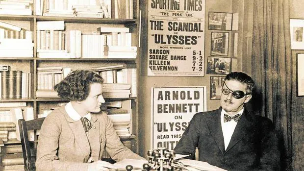 Joyce con Sylvia Beach, la primera editora de «Ulises
