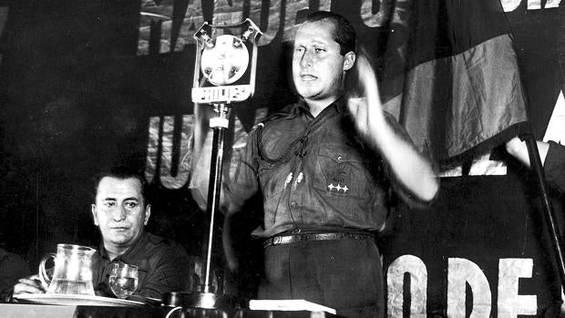 José Antonio Primo de Rivera, en un acto de Falange Española