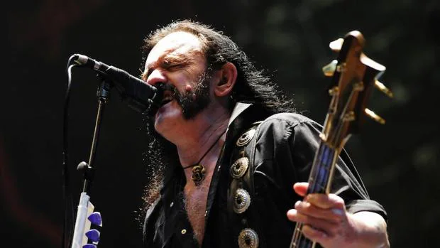 Barcelona celebra una procesión y concierto tributo a Lemmy Kilmister