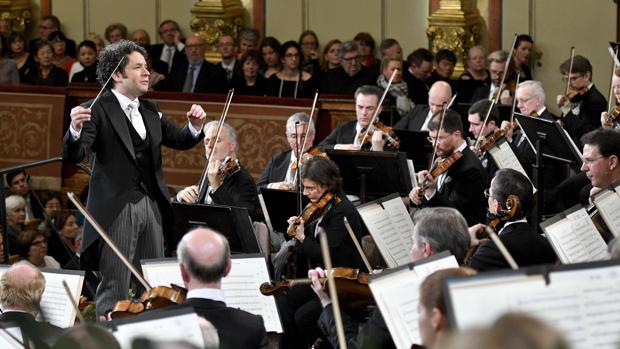 El director de orquesta venezolano Gustavo Dudamel será el encargado de oonducir este año el Concierto de Año Nuevo