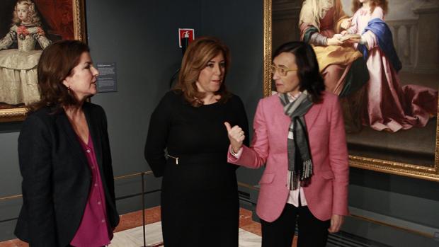 La presidenta de la Junta, Susana Díaz, en compañía de la consejera de Cultura, Rosa Aguilar, y de la directora de la Fundación Focus, Anabel Morillo