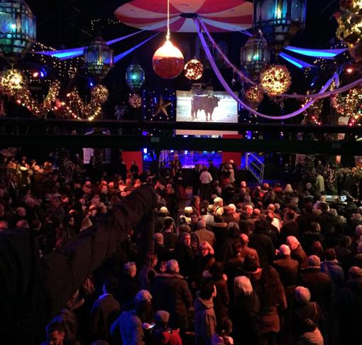 Más de 800 personas acudieron a la presentación de los carteles de Arles