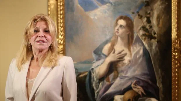 Carmen Thyssen, ayer en el Museo Thyssen junto a «La Magdalena penitente», del Greco, del Museo de Bellas Artes de Budapest