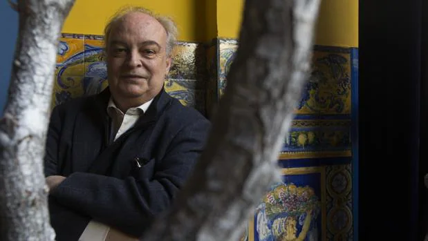 El escritor Enrique Vila-Matas, fotografiado poco antes de la entrevista en un hotel de Madrid