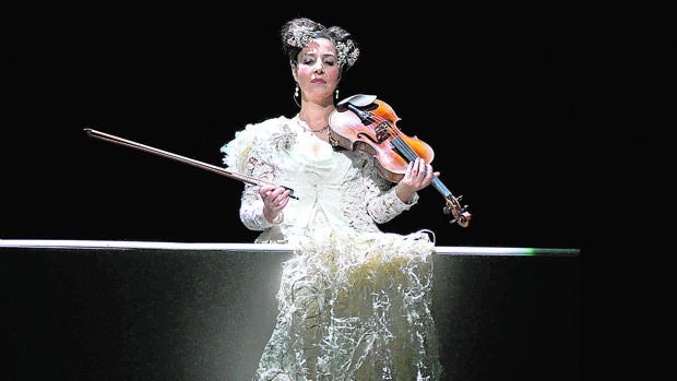 Una escena de la ópera «La ciudad de las mentiras», de Elena Mendoza