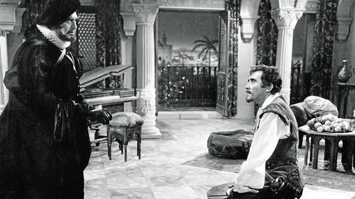 Carlos Lemos y Fernando Guillén, en una escena de «Don Juan Tenorio»