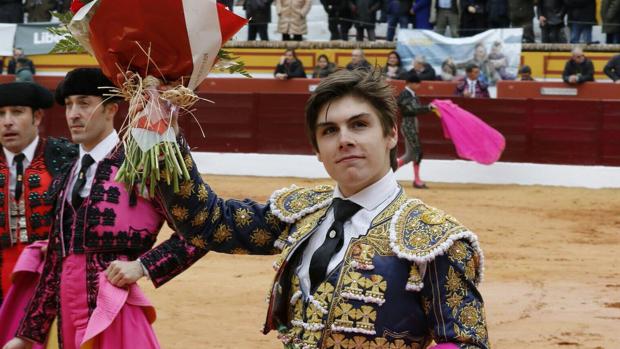 Antonio Medina da la vuelta al ruedo