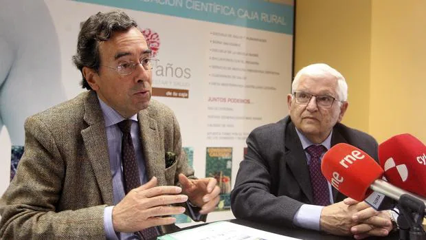 Amalio de Marichalar y Juan Manuel Ruiz Liso, durante la presentación de «Numancia 2017»