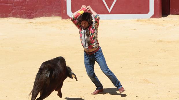 Morante poniendo las banderillas