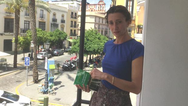 Miryam Rodríguez-Izquierdo retrata la Sevilla rural de los años sesenta en su primera novela