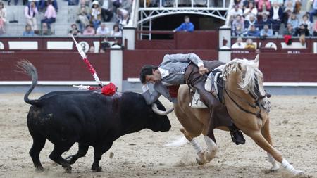 Sergio Galán se adorna con la suerte del teléfono