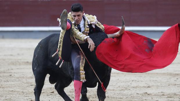 Alejandro Talavante, en el momento de la cornada