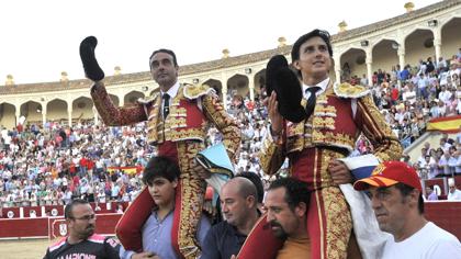 Ponce y Roca, en volandas