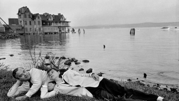 En 1946 junto a George Davis, fotografiados por Cartier-Bresson