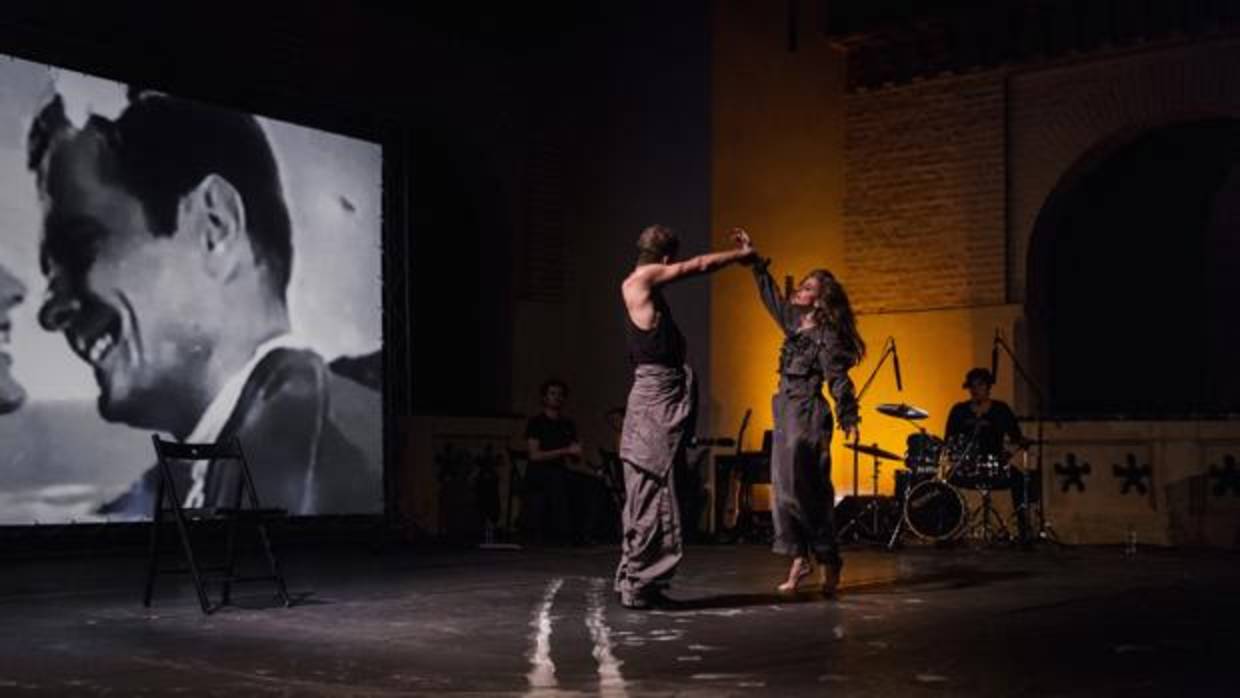 Momento de la representación de «Offlimits» en Itálica