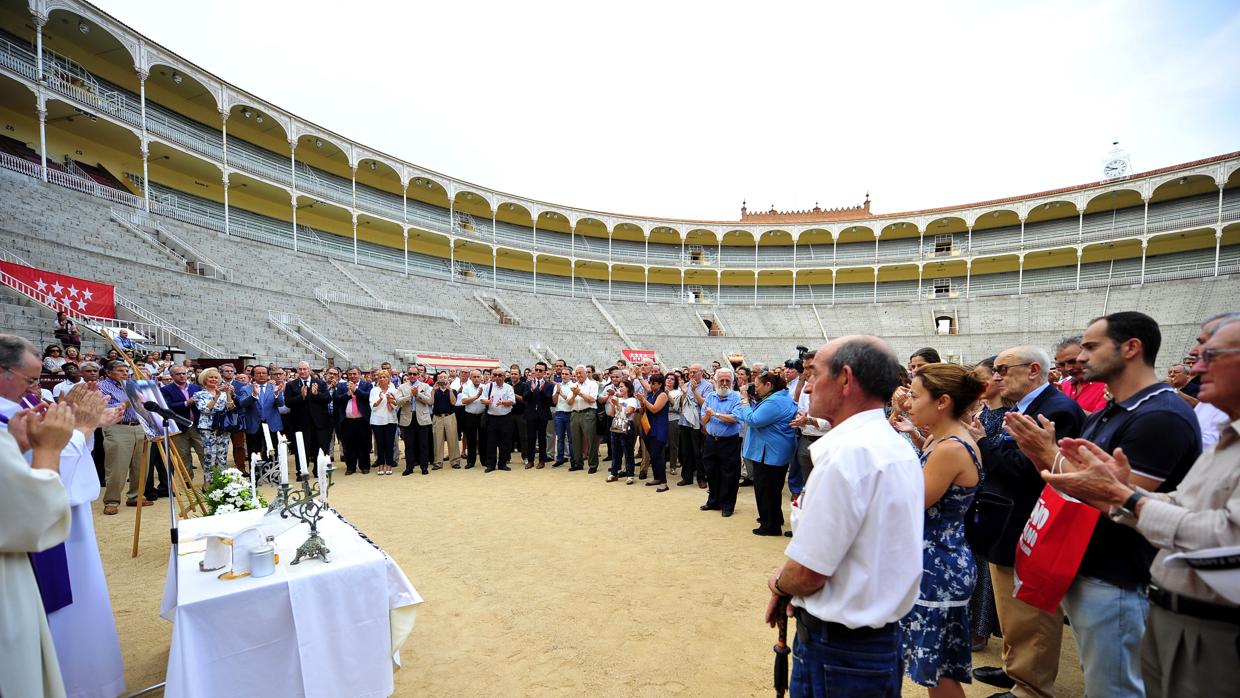 Misa en el ruedo venteño en memoria de Fandiño