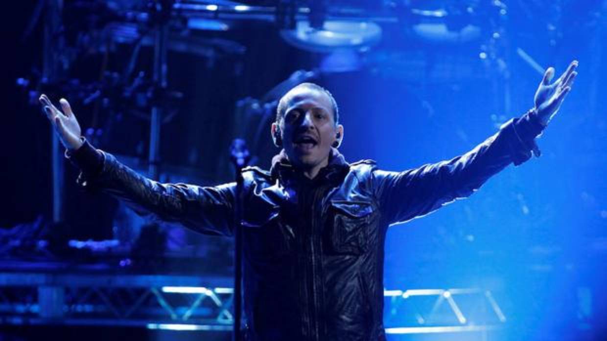 Chester Bennington durante un concierto en Los Ángeles