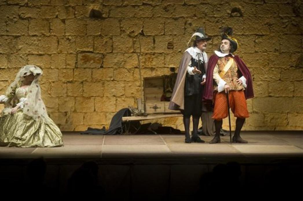 Una certera estocada de Cyrano cierra el festival de teatro clásico de Peñíscola