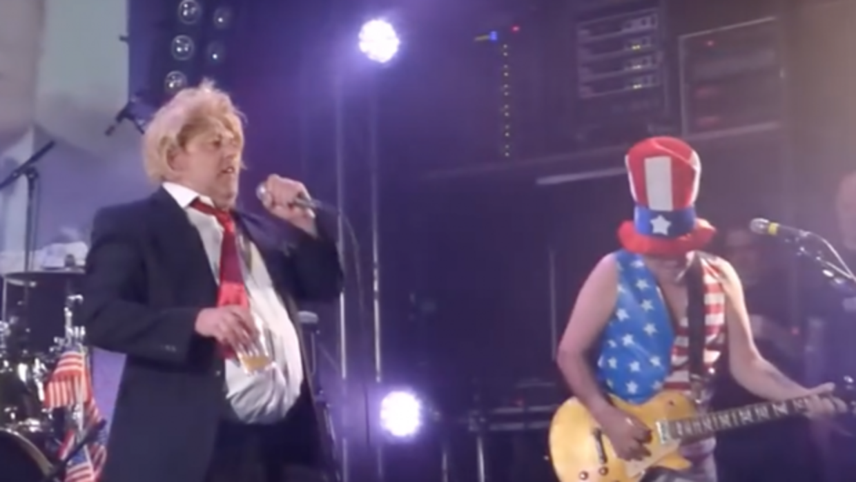 Peter Bywaters, disfrazado de Donald Trump en Alemania