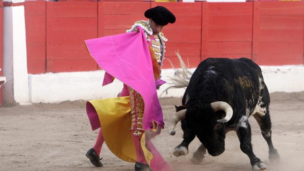 Antonio Ferrera corta cuatro orejas en Melilla