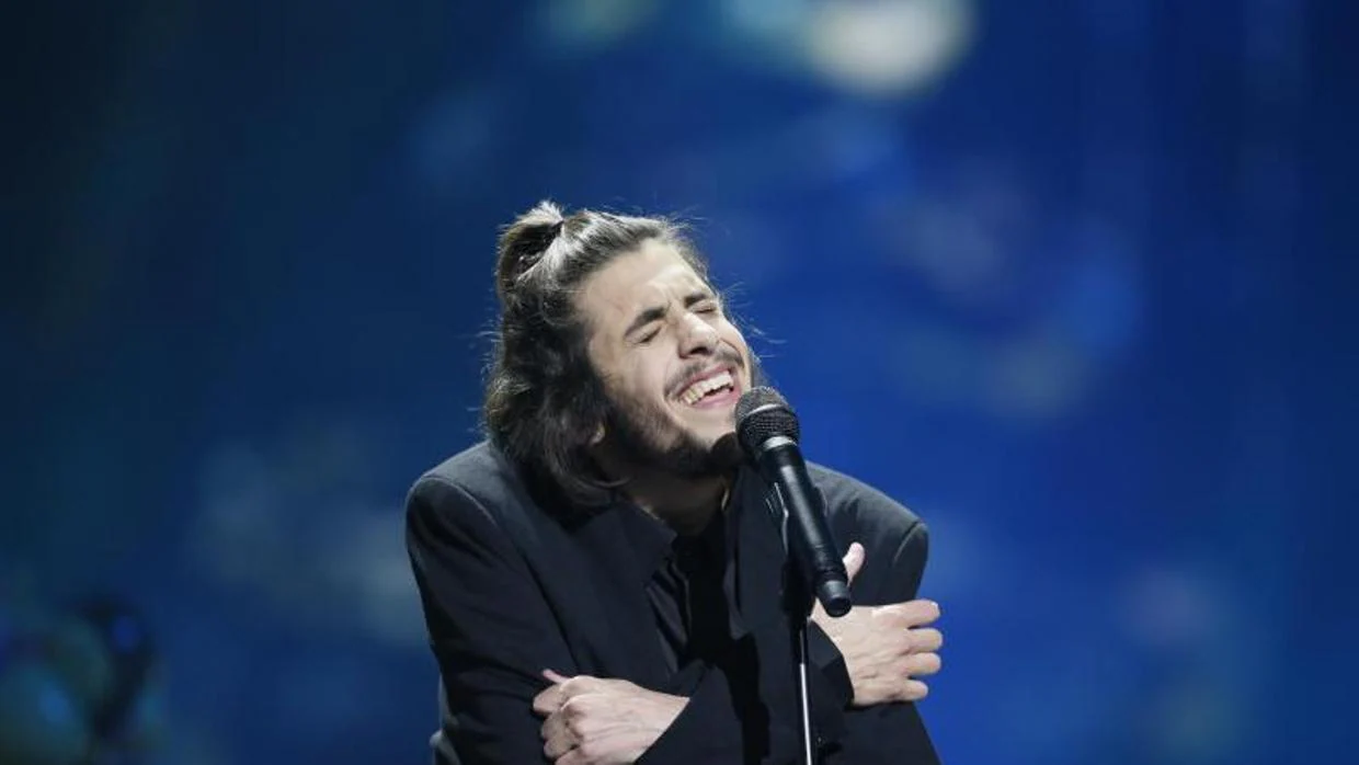Salvador Sobral durante su actuación en la final de Eurovisión