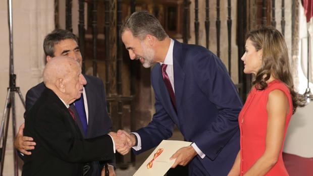 Victorino, la máxima figura ganadera, recibe el premio nacional de Tauromaquia