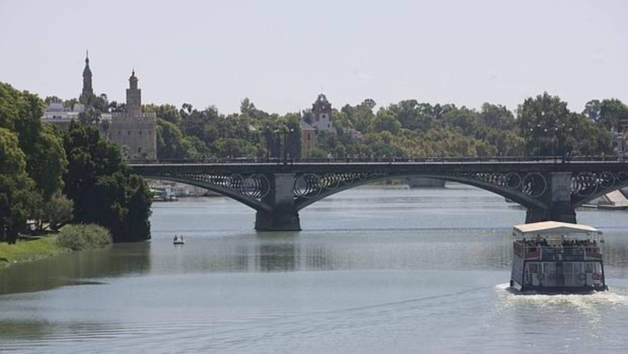En la cuenca fluvial del Guadalquivir habrá un escenario simulando el viejo puente de barcas